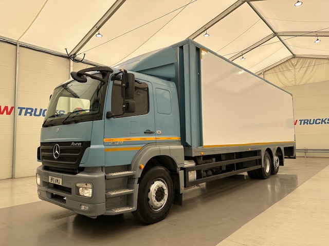 Mercedes Axor 2529 Rear Lift Sleeper Cab Box Van