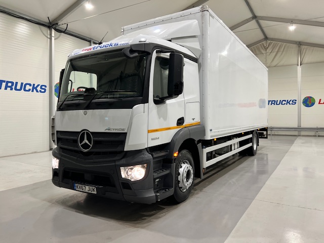 Mercedes Actros 1824 4×2 Sleeper Cab Box Van