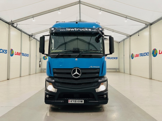 Mercedes Actros 1830 Sleeper Curtainsider Box Van
