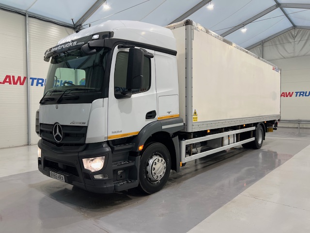 Mercedes Actros 1824 4×2 Sleeper Cab Box Van