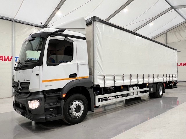 Mercedes Actros 1824 Day Cab Curtainsider