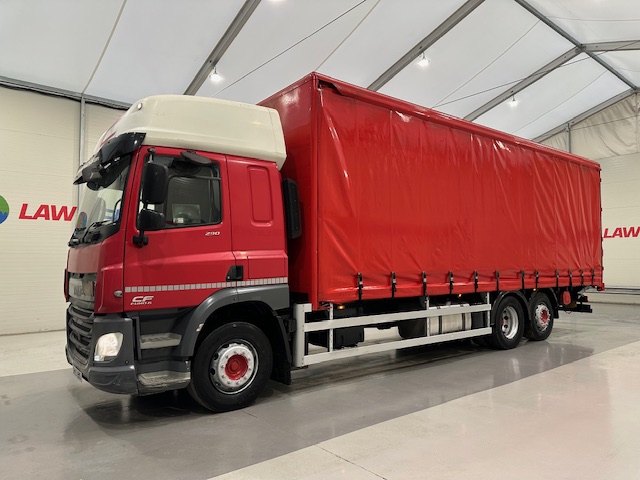 DAF CF 290 6×2 Rear Lift Sleeper Cab Curtainsider