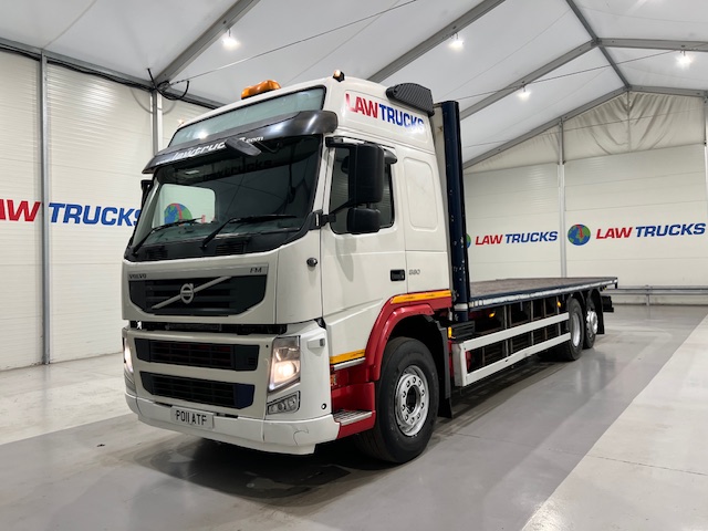 Volvo FM 330 6×2 Rear Lift Sleeper Cab Flatbed