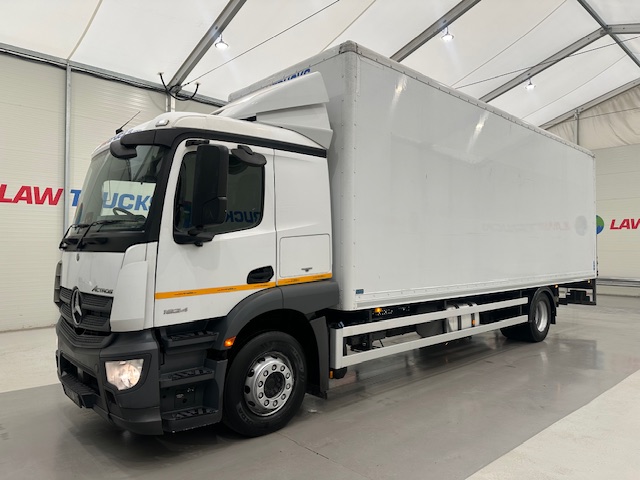 Mercedes Actros 1824 4×2 Sleeper Cab Box Van