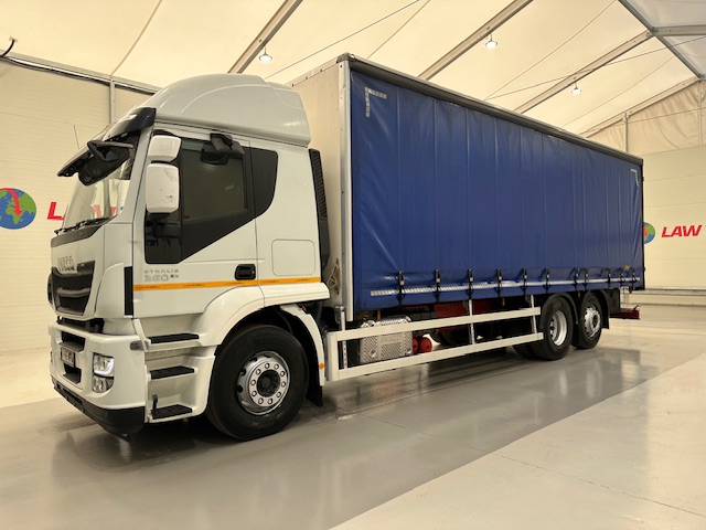 Iveco Stralis 360 6×2 Rear Steer Curtainsider