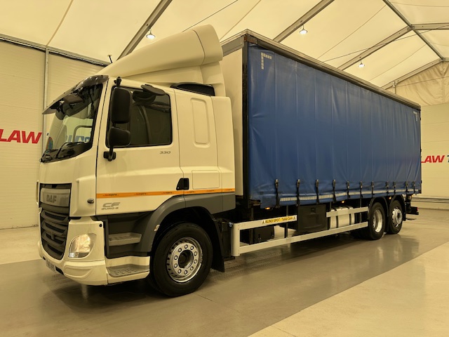 DAF CF 330 6×2 Rear Lift Sleeper Cab Curtainsider