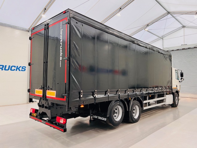 DAF CF 330 6×2 Rear Lift Sleeper Cab Curtainsider