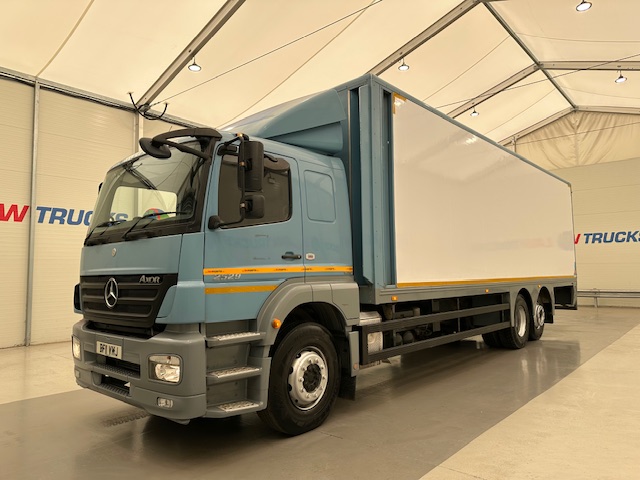 Mercedes Axor 2529 Rear Lift Sleeper Cab Box Van