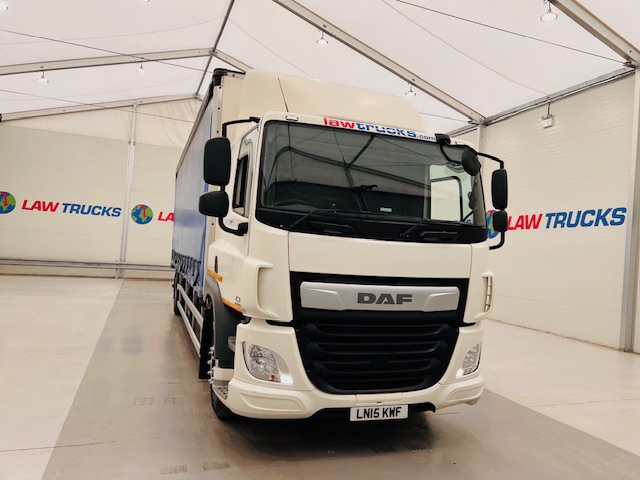 DAF CF 220 4×2 Sleeper Cab Curtainsider