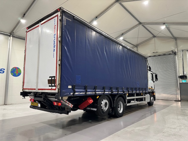 Mercedes Actros 2530 6×2 Sleeper Cab Curtainsider