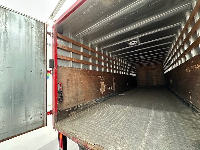 Mercedes Axor 2529 6×2 Rear Lift Day Cab Box Van
