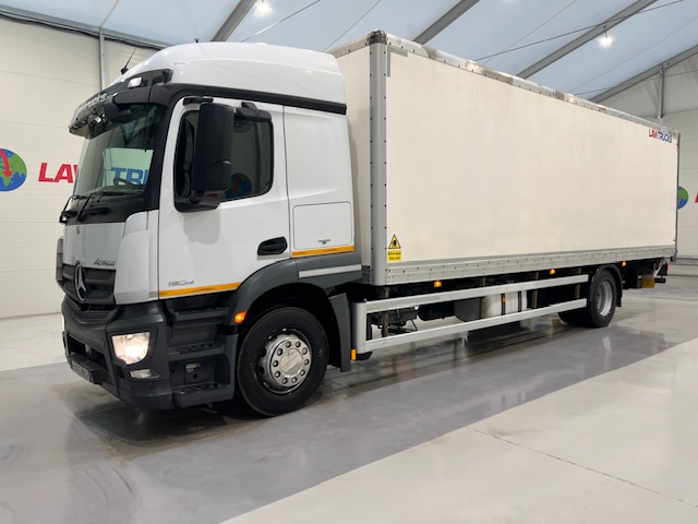 Mercedes Actros 1824 4×2 Sleeper Cab Box Van