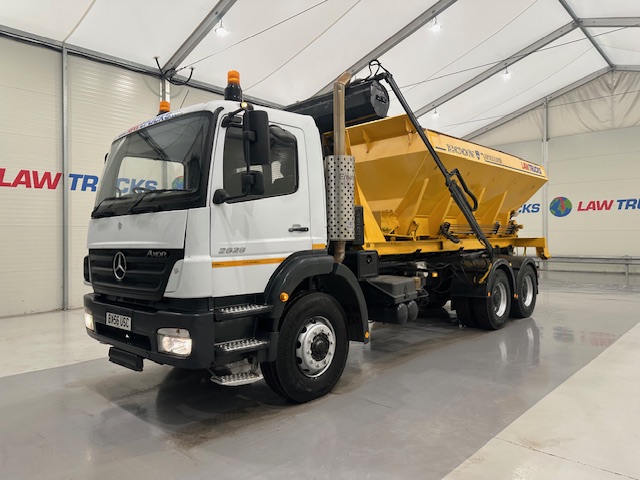 Mercedes Axor 2628 6×4 Day Cab Hookloader Gritter