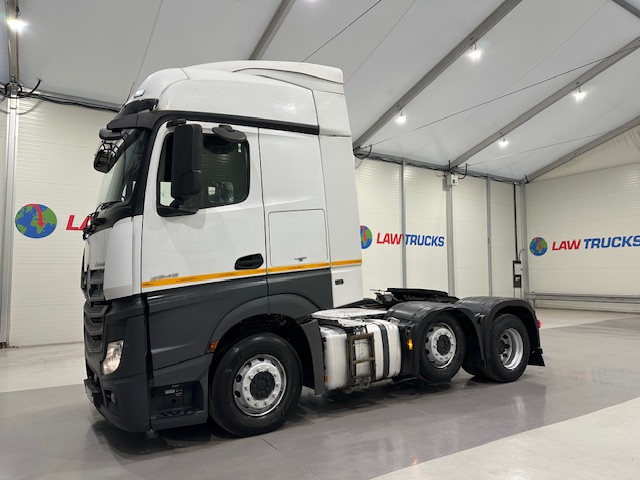 Mercedes Actros 2545 6×2 Midlift Tractor Unit