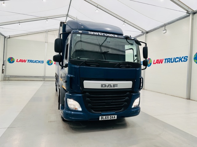 DAF CF 250 4×2 Sleeper Cab Curtainsider