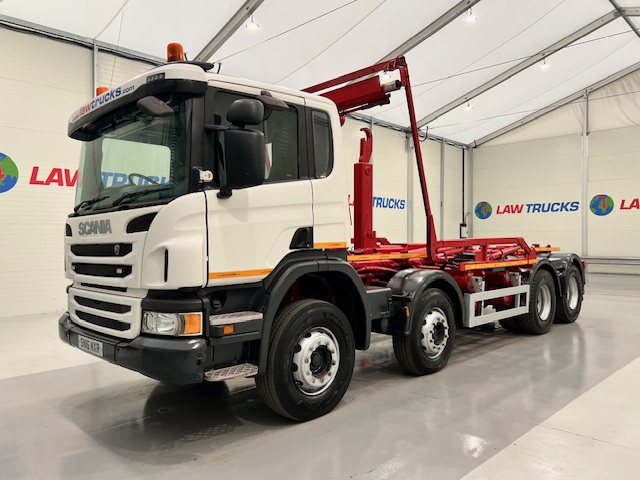 Scania P370 8×4 Rest Cab Hookloader Manual