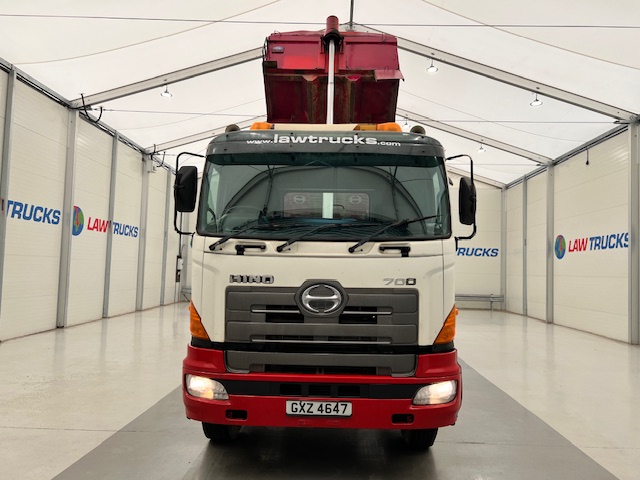 Hino 3241 700 8×4 Sleeper Cab Steel Tipper