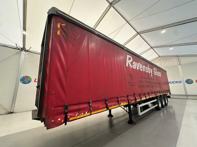 Montracon Tri Axle 4.2m Curtainsider Trailer Moffat Brackets