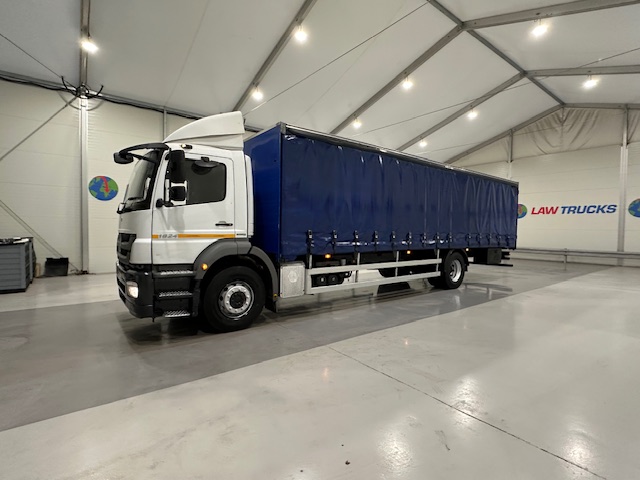 Mercedes 1824 4×2 Day Cab Curtainsider