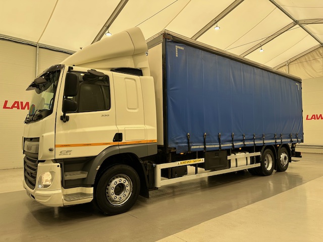 DAF CF 330 6×2 Rear Lift Sleeper Cab Curtainsider