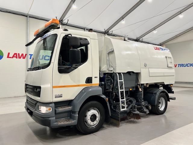 DAF LF55 220 4×2 Day Cab Road Sweeper