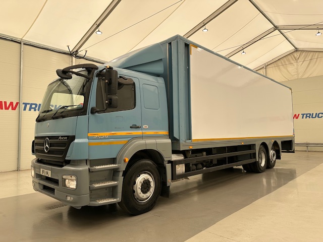 Mercedes Axor 2529 Rear Lift Sleeper Cab Box Van