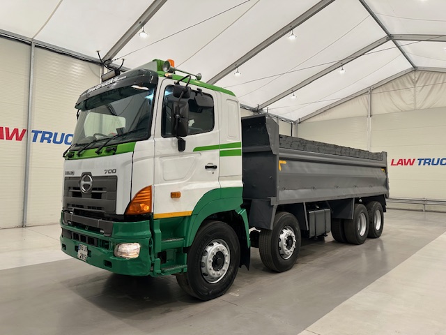 Hino 3241 700 8×4 Sleeper Cab Steel Tipper