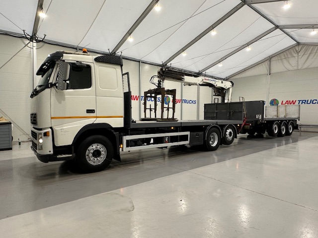 Volvo FH 440 6×2 Rear Lift Brick Grab Drawbar