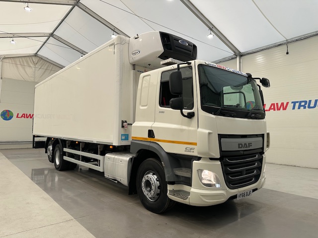 DAF CF 330 6×2 Sleeper Cab Fridge Box