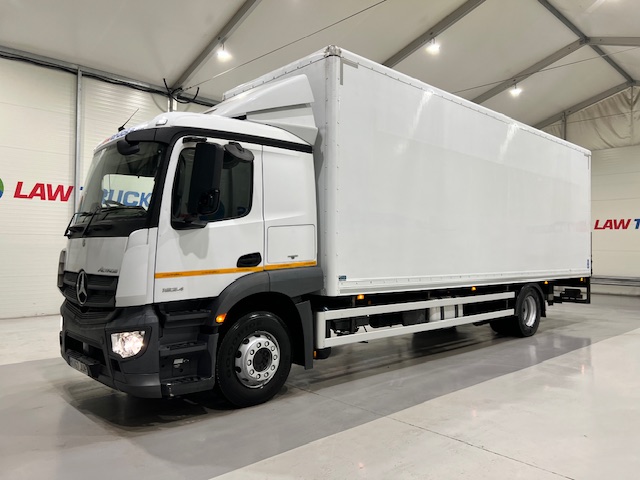 Mercedes Actros 1824 4×2 Sleeper Cab Box Van