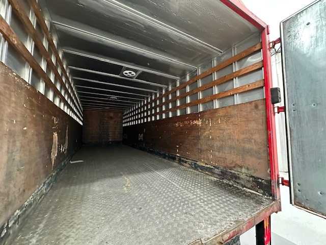 Mercedes Axor 2529 6×2 Rear Lift Day Cab Box Van