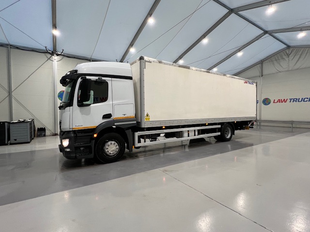 Mercedes Actros 1824 4×2 Sleeper Cab Box Van