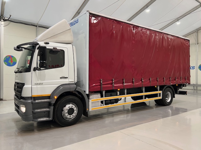 Mercedes Axor 1824 Day Cab Curtainsider