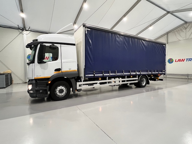 Mercedes Actros 1824 Sleeper Cab Curtainsider
