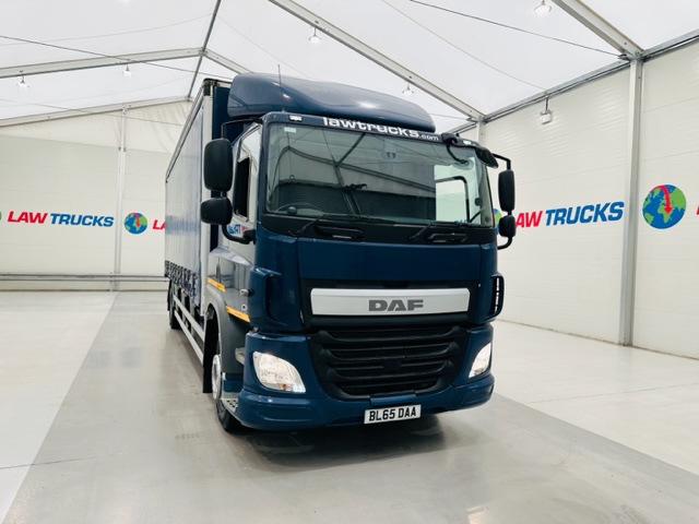 DAF CF 250 4×2 Sleeper Cab Curtainsider