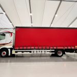 Mercedes Actros 1824 4×2 Sleeper Cab Curtainsider - thumbnail