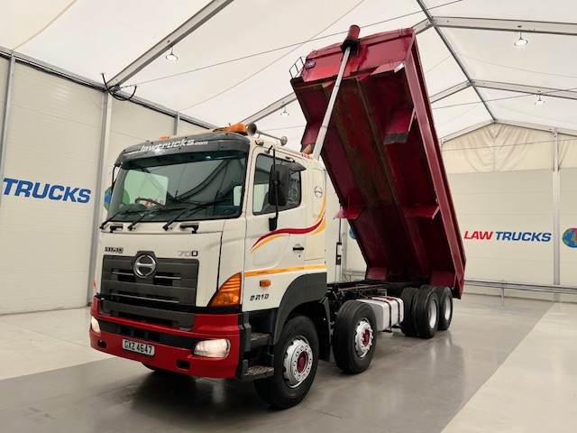 Hino 3241 700 8×4 Sleeper Cab Steel Tipper