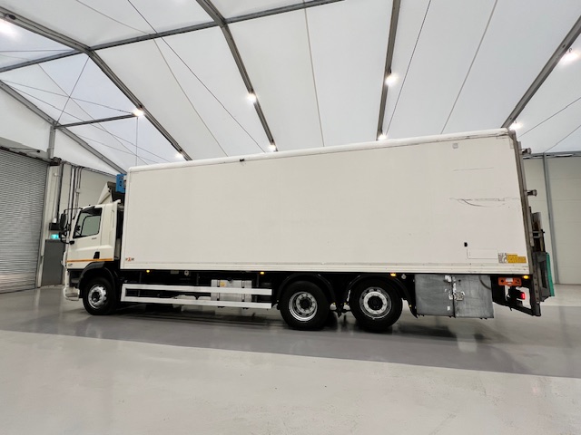 DAF CF 290 6×2 Rear Steer Fridge Box