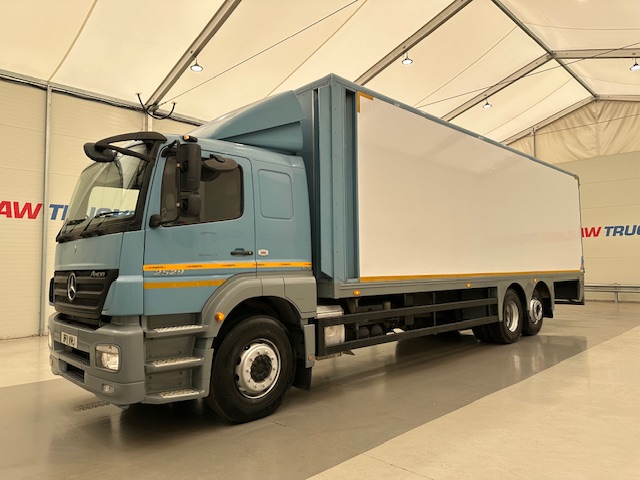 Mercedes Axor 2529 Rear Lift Sleeper Cab Box Van