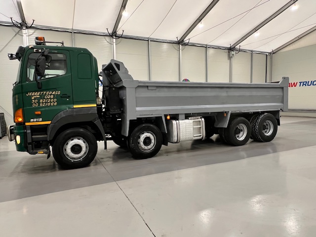 Hino 3241 700 8×4 Sleeper Cab Steel Tipper