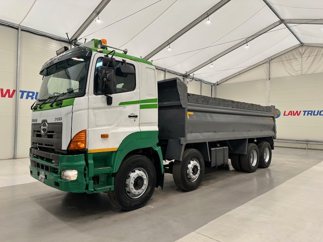 Hino 3241 700 8×4 Sleeper Cab Steel Tipper