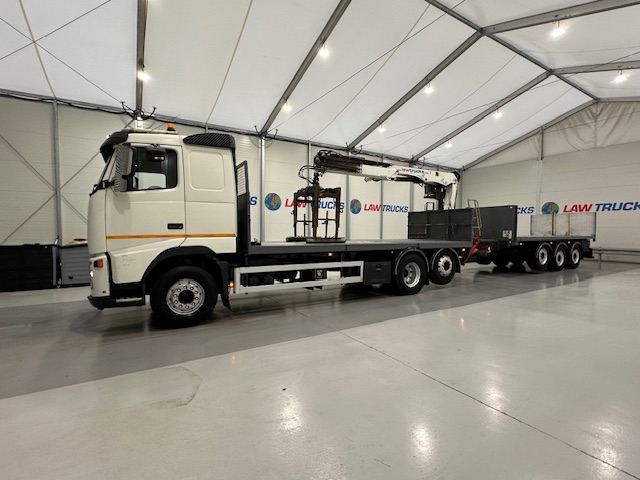 Volvo FH 440 6×2 Rear Lift Brick Grab Drawbar