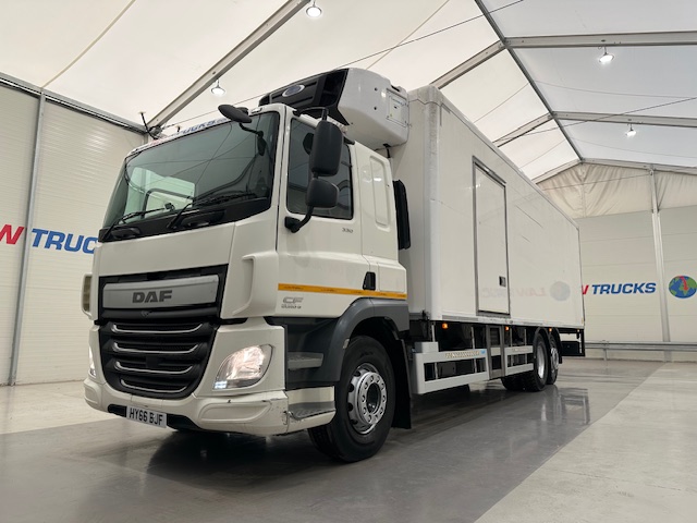 DAF CF 330 6×2 Sleeper Cab Fridge Box