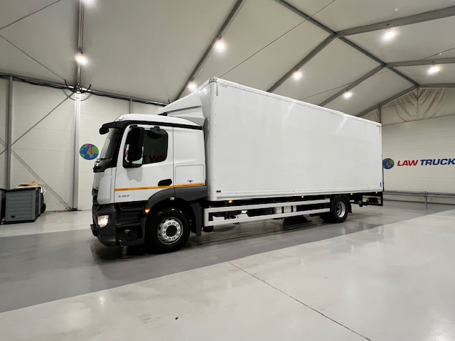 Mercedes Actros 1824 4×2 Sleeper Cab Box Van