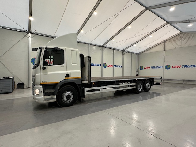 DAF CF 330 6×2 Rear Lift Sleeper Cab Flatbed