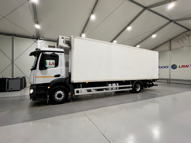 Mercedes Antos 1827 Day Cab Fridge Box