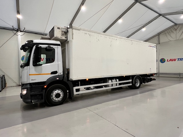 Mercedes Antos 1827 Day Cab Fridge Box