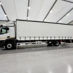 Mercedes Actros 1824 Day Cab Curtainsider - thumbnail