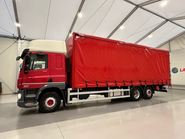 DAF CF 290 6×2 Rear Lift Sleeper Cab Curtainsider