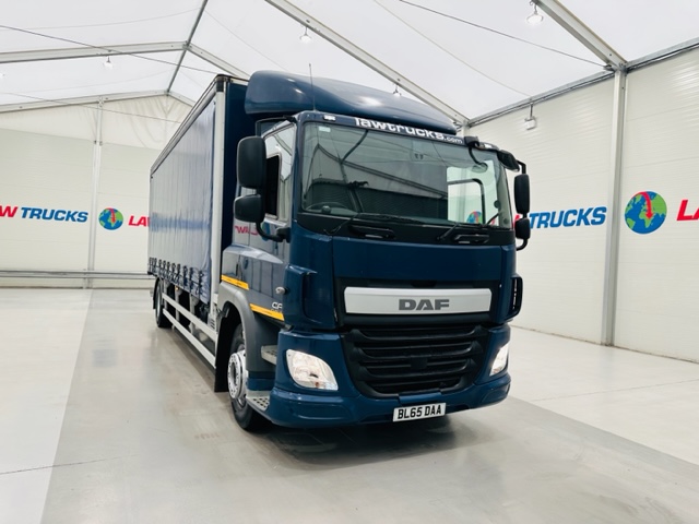 DAF CF 250 4×2 Sleeper Cab Curtainsider